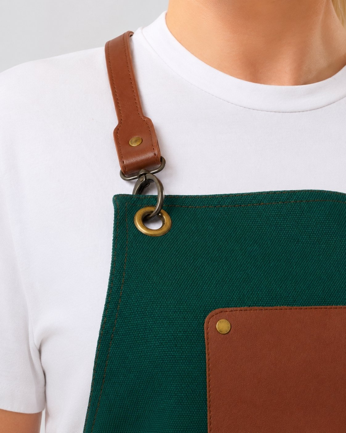 Custom branded victoria apron for cafés, restaurants and hospitality businesses – IF Brand Works (view 16)