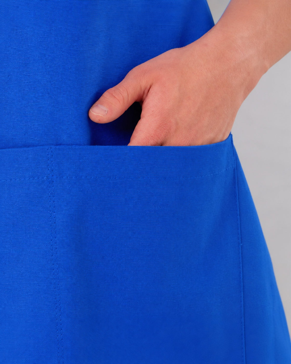 Custom branded henry apron for cafés, restaurants and hospitality businesses – IF Brand Works (view 24)